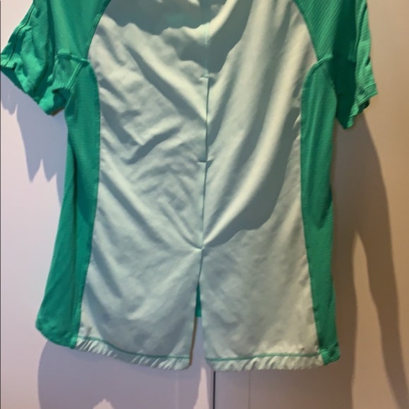 Lululemon sz6 Tshirt - Picture 2 of 4
